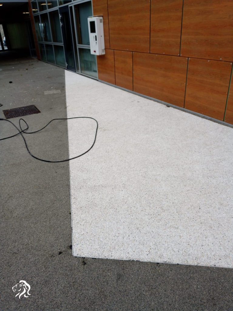 7b772ecb-c293-4a17-b5be-f9fdcfcd459f