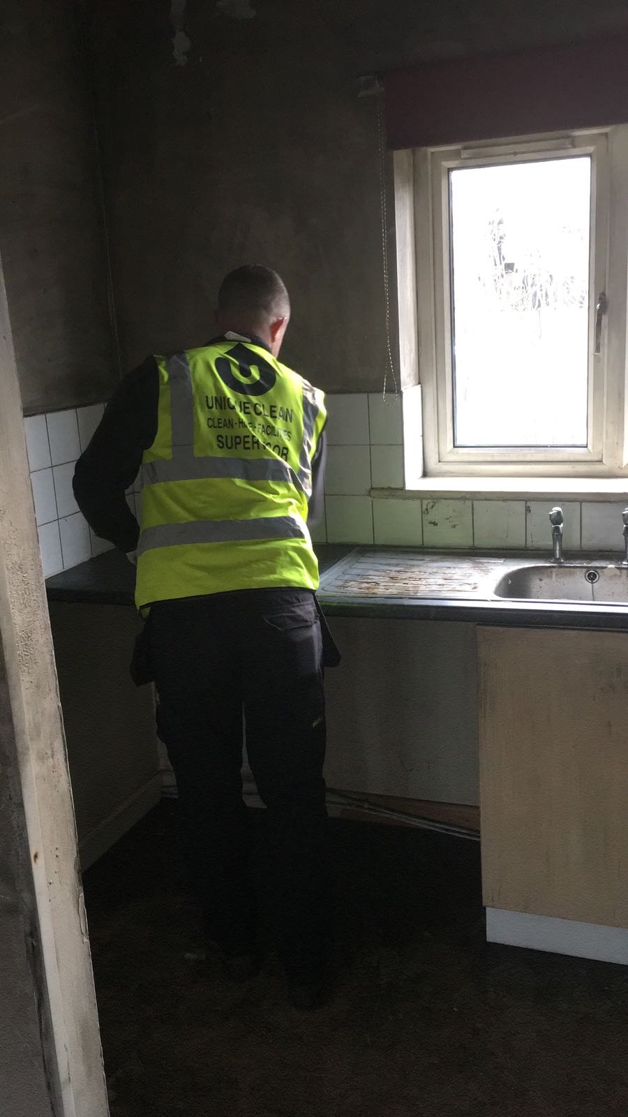 bab100ea-cc89-43a0-9400-34de1da82a80