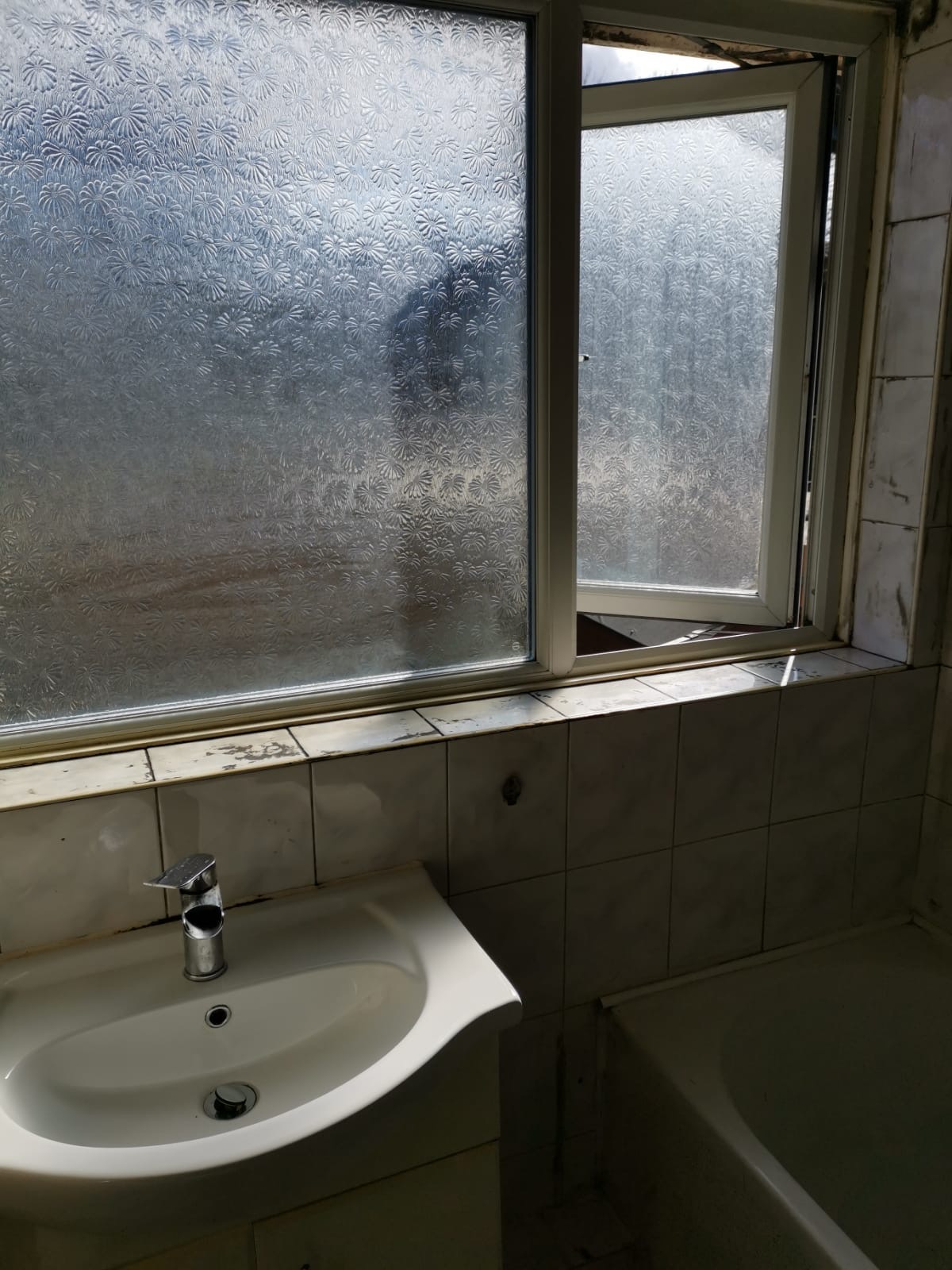 e16a6e15-0300-4a30-b9fc-8c7eec577372